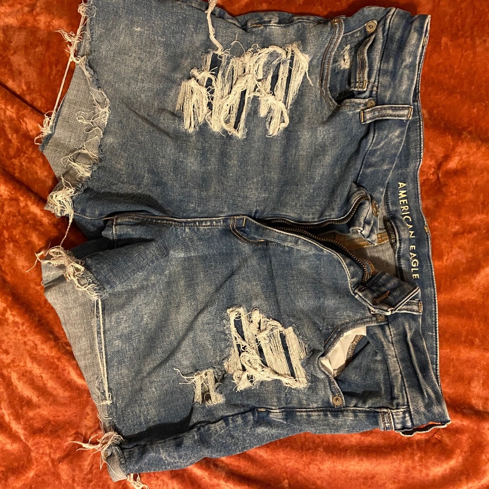 American Eagle Next Level Stretch destructed jeans shorts size 16